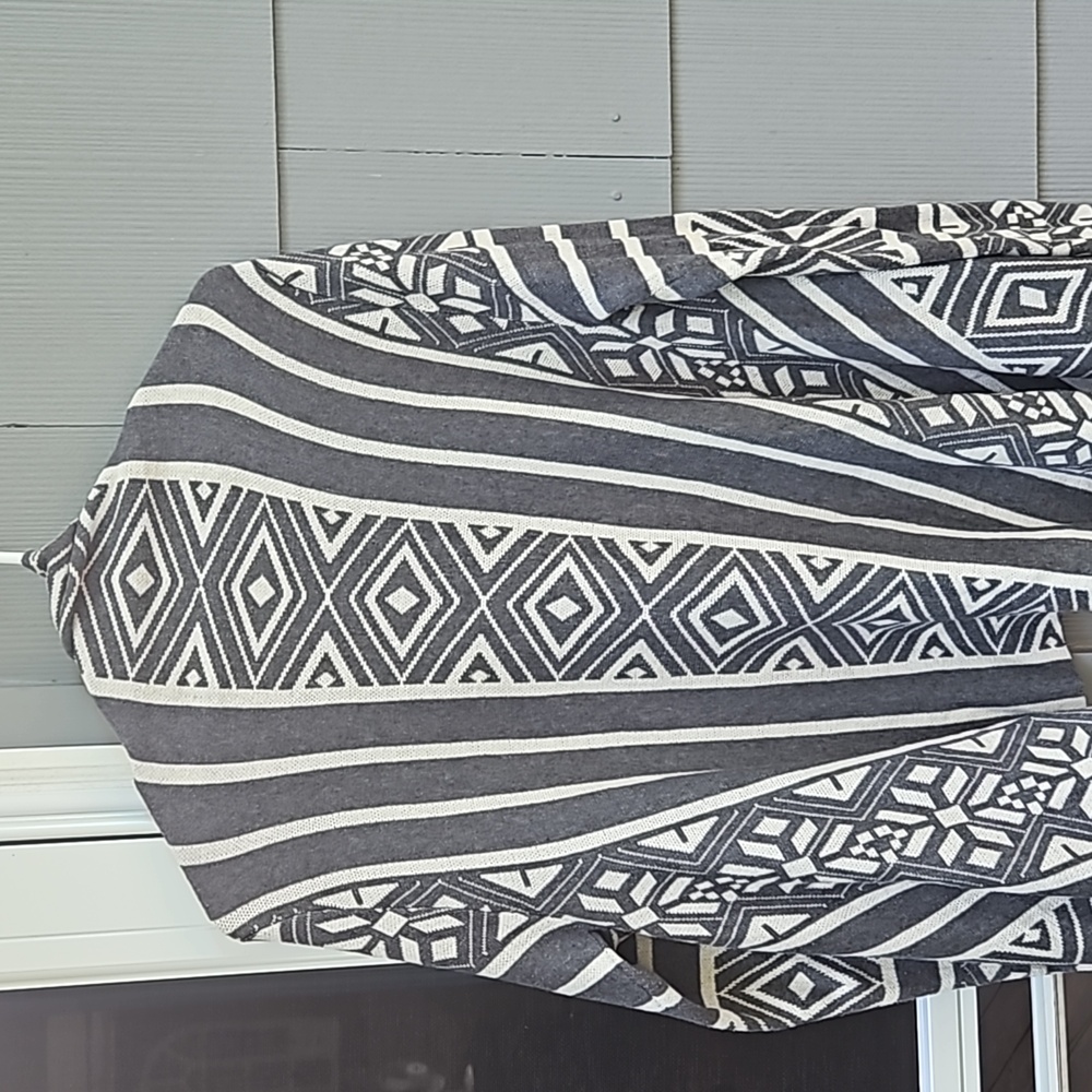 Ladies Aztec handkerchief open wrap med - large - Picture 5 of 7